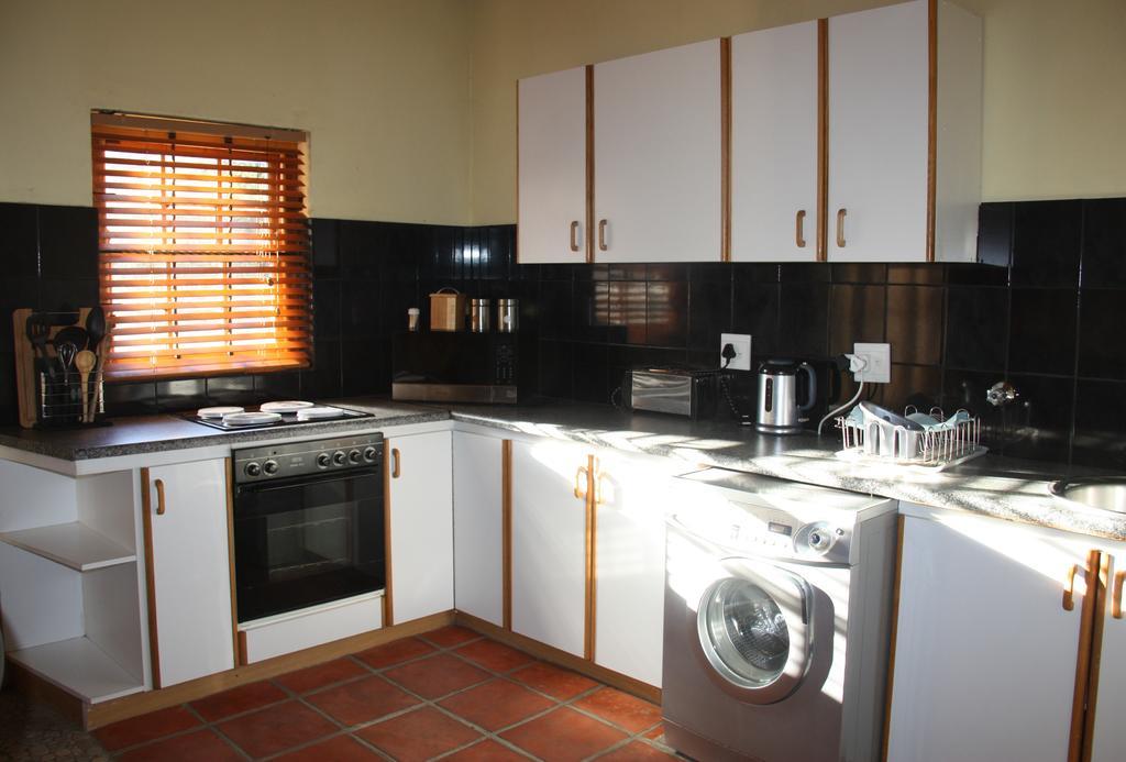 Calais Wine Estate Guest House Paarl Exterior photo